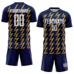 Benutzerdefiniertes Marine-Weiß-Altgold-Sublimations-Fußballtrikot mit Zickzack-Form Benutzerdefiniertes Marine-Weiß-Altgold-Sublimations-Fußballtrikot mit Zickzack-Form